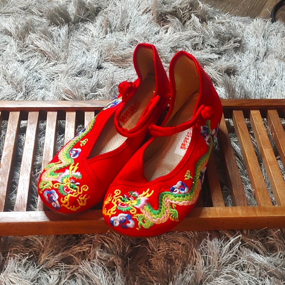Yanranzhuanpan Slippers